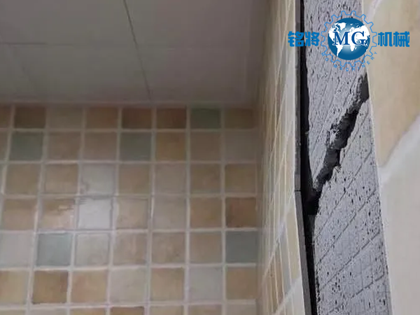 墻磚大面積脫落！墻面問題還是瓷磚粘貼問題？