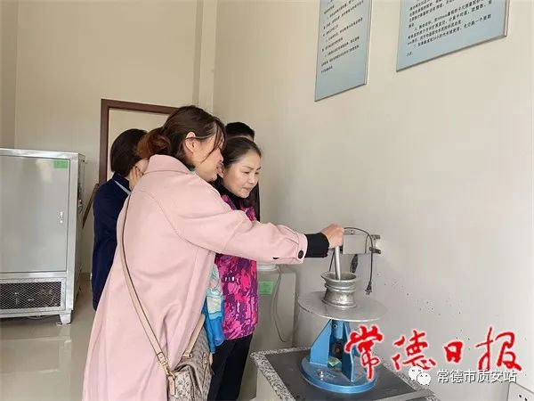 常德市采取“雙隨機、一公開”，抽檢22家預(yù)拌砼、預(yù)拌砂漿生產(chǎn)企業(yè)